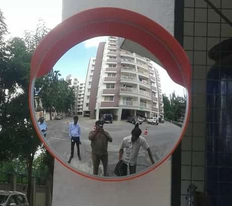 convex-mirror-with beeding-basement